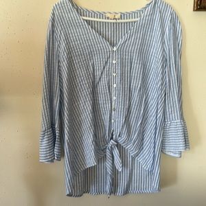 Entro 3/4 sleeve tie front blouse